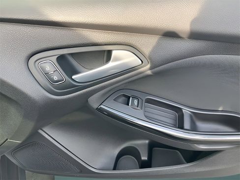 Used 2015 Ford Focus Titanium image 20
