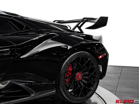 Used 2022 Lamborghini Huracan STO RWD image 19