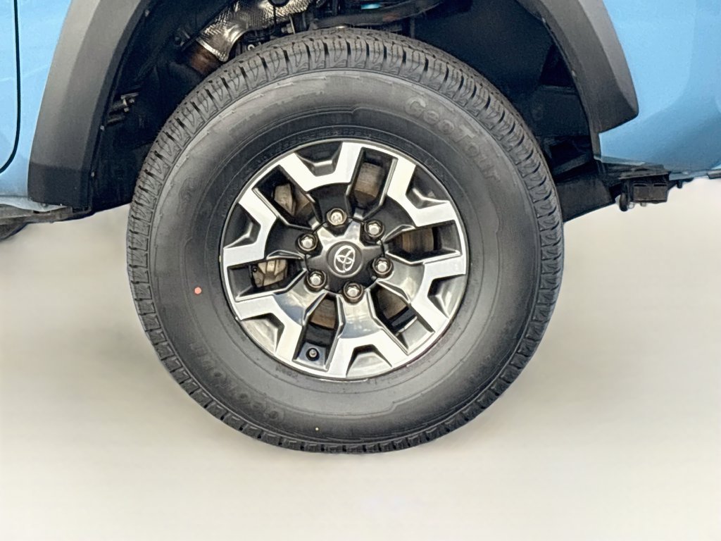Used 2019 Toyota Tacoma TRD Off-Road AWD/4WD image 32