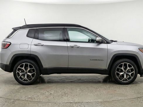 Used 2025 Jeep Compass Limited AWD/4WD image 11