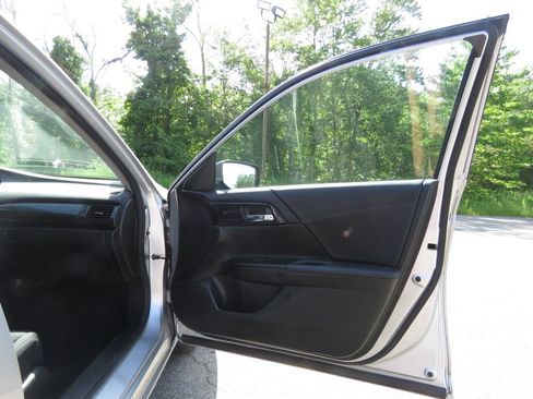 Used 2015 Honda Accord Sport image 12