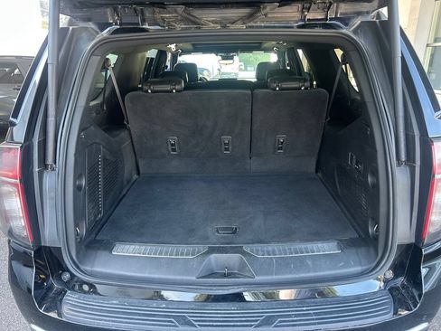Used 2023 Chevrolet Suburban High Country AWD/4WD image 28