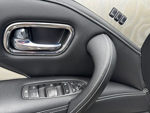 Used 2019 INFINITI QX80 Limited AWD/4WD image 15