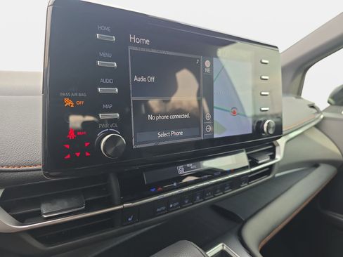 Used 2022 Toyota Sienna XSE image 21