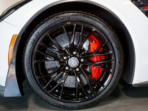 Used 2019 Chevrolet Corvette Z06 w/ Z07 Performance Package image 47