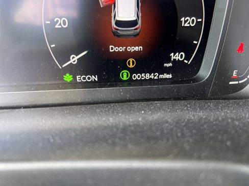 Used 2025 Honda Pilot Black Edition image 24