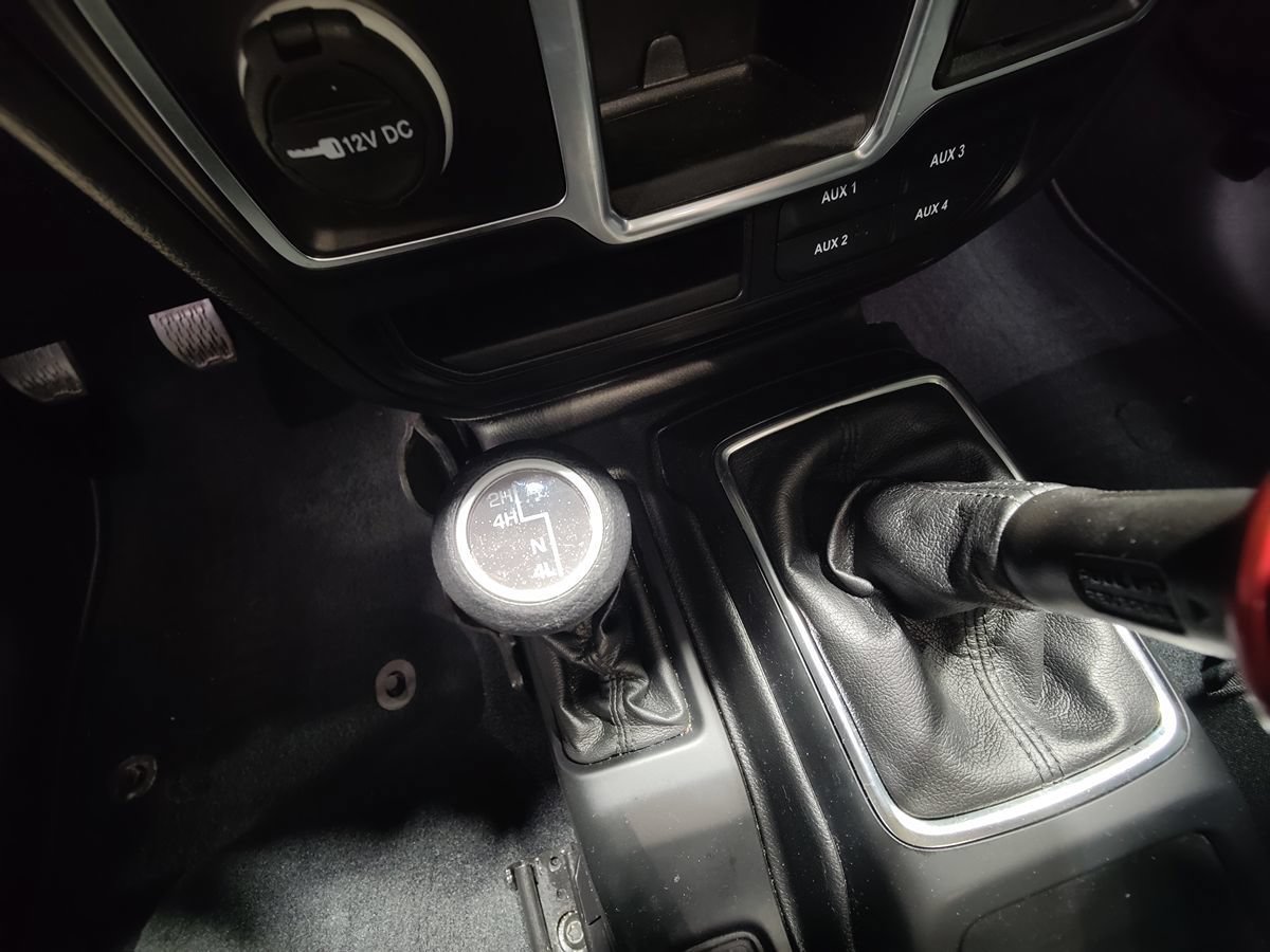 Used 2022 Jeep Wrangler Sport AWD/4WD image 38