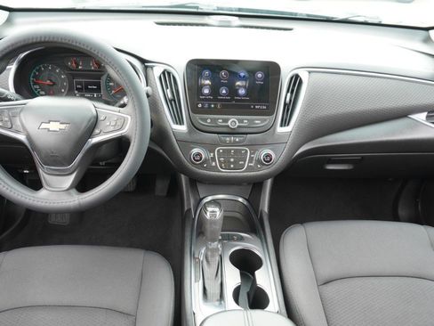Used 2020 Chevrolet Malibu LT FWD image 25