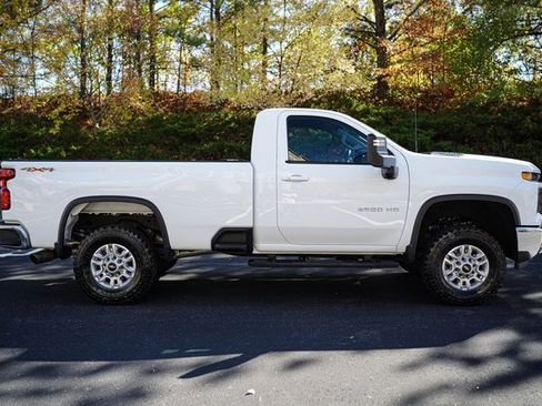 Used 2025 Chevrolet Silverado 2500 LT w/ Convenience Package image 11