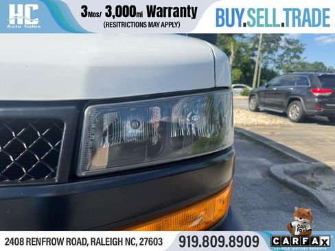 Used 2021 Chevrolet Express 2500 RWD image 12