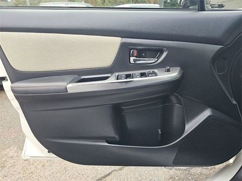 Used 2017 Subaru Crosstrek 2.0i Premium image 17