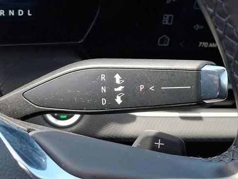 Used 2025 Chevrolet Equinox LT FWD image 14