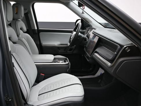 Used 2023 Rivian R1S Adventure AWD/4WD image 35