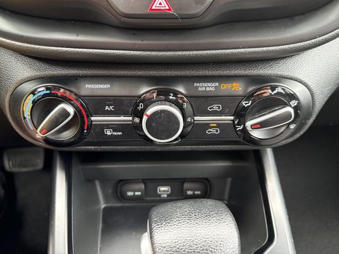 Used 2020 Kia Soul LX FWD image 25