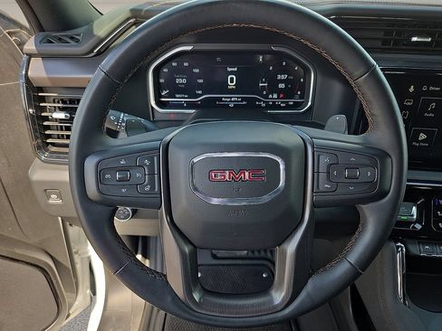 Used 2023 GMC Sierra 1500 AT4 w/ AT4 Premium Package AWD/4WD image 16