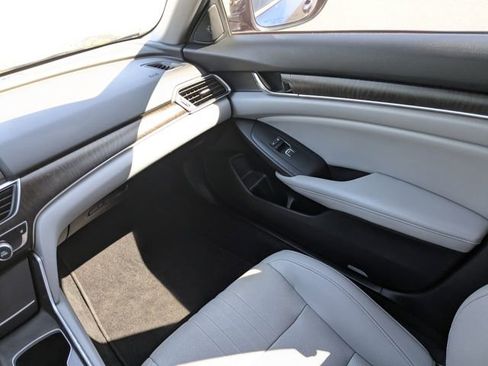 Used 2019 Honda Accord EX-L image 17