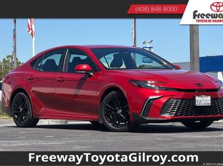 Used 2025 Toyota Camry SE FWD video 1