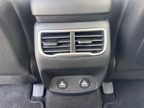 Certified 2022 Hyundai Santa Fe SEL image 18