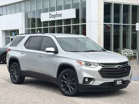 Used 2020 Chevrolet Traverse RS FWD image 1