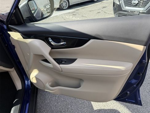 Used 2019 Nissan Rogue SL image 28