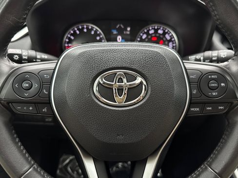 Used 2019 Toyota RAV4 XLE Premium image 23