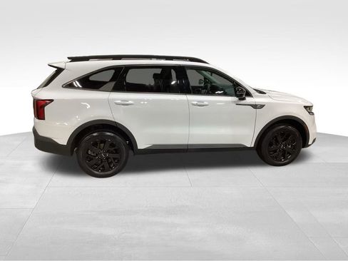Certified 2023 Kia Sorento S w/ Panoramic Sunroof Package image 4