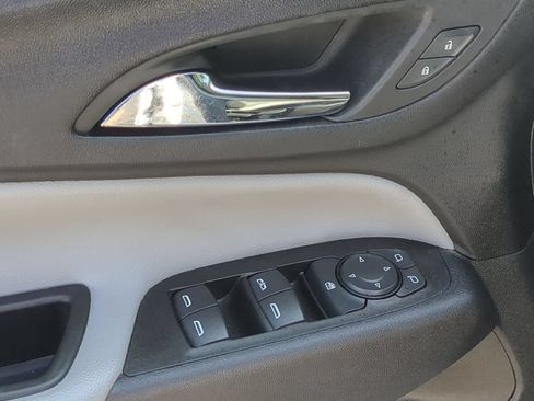 Certified 2022 Chevrolet Equinox LS w/ LPO, Cargo Package FWD image 22