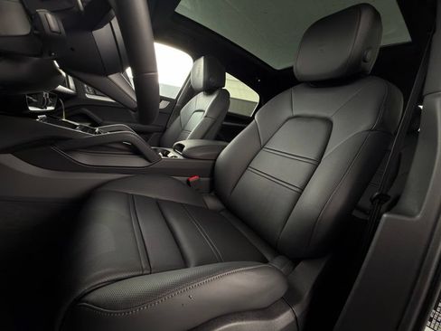 Certified 2026 Porsche Cayenne Coupe AWD/4WD image 5