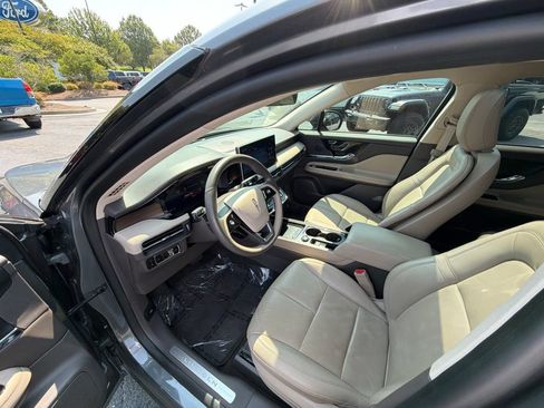 Used 2024 Lincoln Corsair Grand Touring w/ Equipment Group 301A AWD/4WD image 18