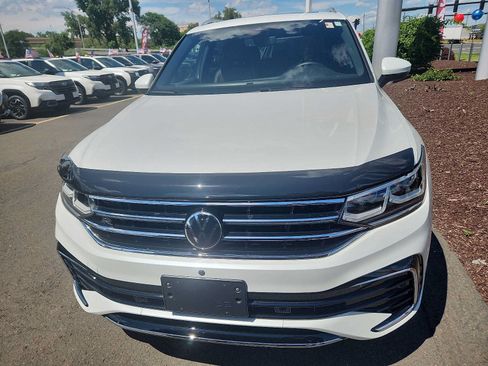 Used 2024 Volkswagen Tiguan SEL R-Line AWD/4WD image 2