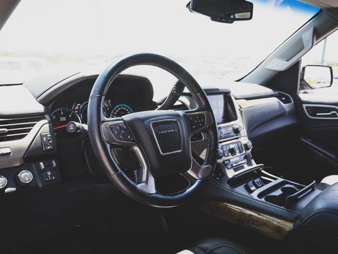 Used 2017 GMC Yukon Denali AWD/4WD image 2