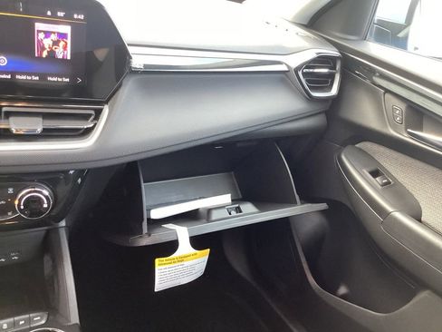 Used 2024 Chevrolet TrailBlazer LT w/ LT Cold Weather Package image 40