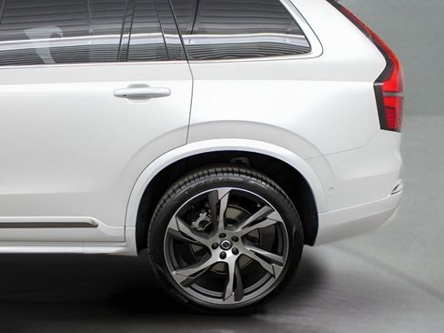 New 2026 Volvo XC90 B6 Plus w/ Protection Package Premier AWD/4WD image 14