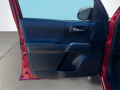 Used 2023 Toyota Tacoma TRD Sport image 24