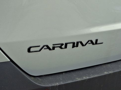 New 2026 Kia Carnival SX Prestige FWD image 24