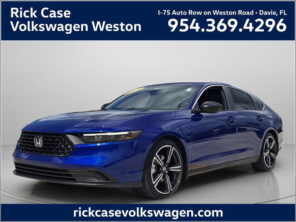 Used 2025 Honda Accord Sport image 1