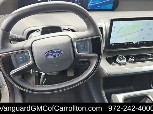 Used 2025 Ford Expedition Max Platinum image 7