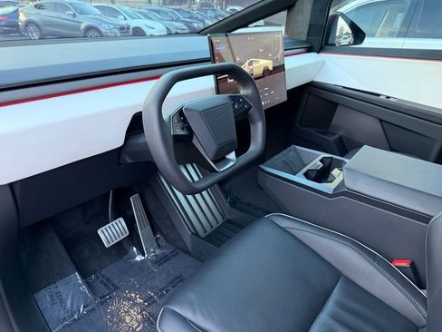 Used 2024 Tesla Cybertruck AWD Crew Cab image 9