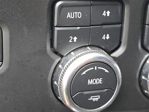 Used 2024 GMC Sierra 2500 AT4 w/ AT4 Premium Plus Package image 6