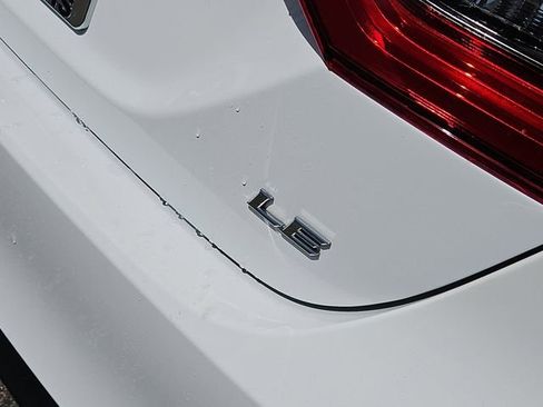 Used 2022 Toyota Camry LE image 7