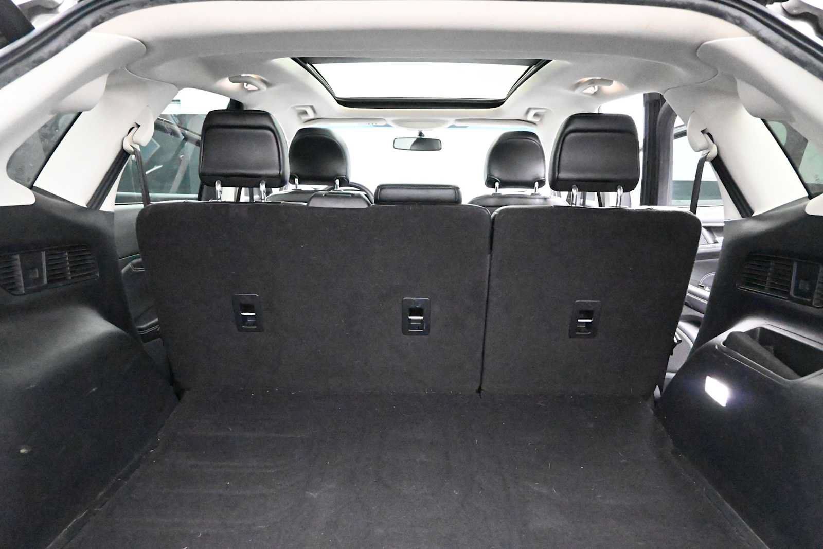 Used 2018 Ford Edge Titanium w/ Equipment Group 301A AWD/4WD image 26