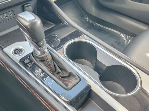 Used 2024 Nissan Altima 2.5 SR image 18