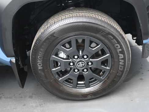 Used 2025 Toyota 4Runner SR5 image 34