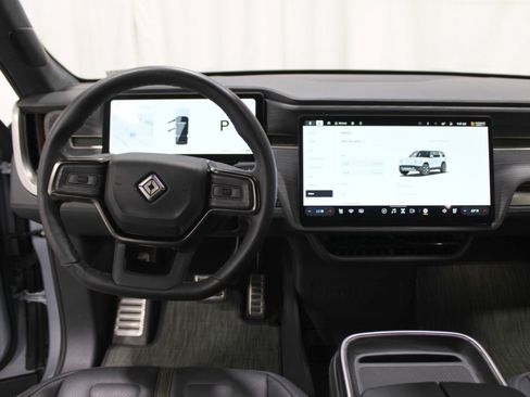 Used 2023 Rivian R1S Adventure image 2