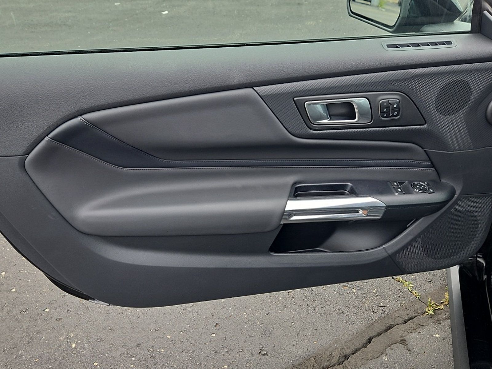 Used 2026 Ford Mustang Premium RWD image 10
