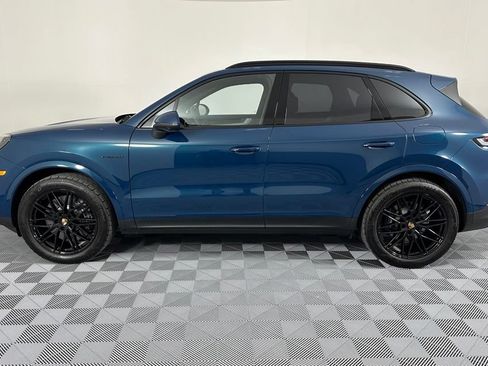 Certified 2026 Porsche Cayenne E-Hybrid AWD/4WD image 2