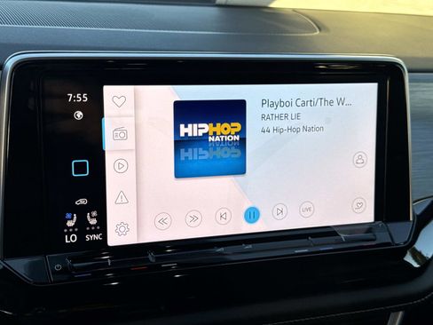 New 2026 Volkswagen Atlas Cross Sport SE image 18