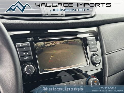 Used 2020 Nissan Rogue S w/ Special Edition Package FWD image 23