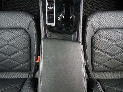 Used 2025 Volkswagen Atlas SE w/ Panoramic Sunroof Package FWD image 24