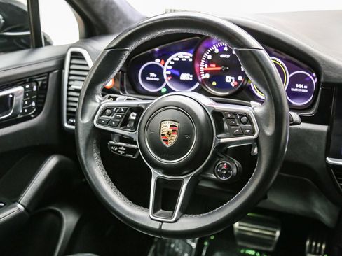 Certified 2023 Porsche Cayenne GTS AWD/4WD image 19